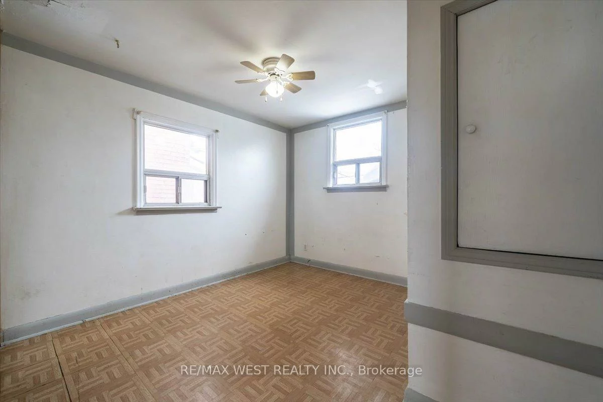 44, Seventeenth, New Toronto, Toronto