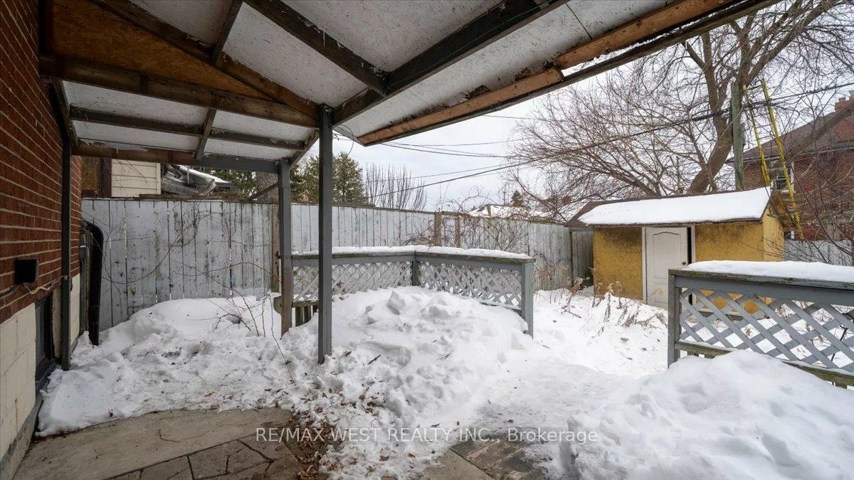 44, Seventeenth, New Toronto, Toronto