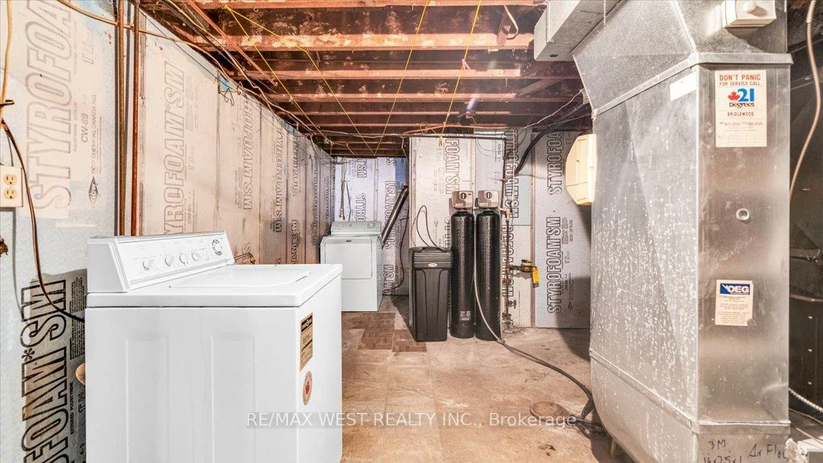 44, Seventeenth, New Toronto, Toronto