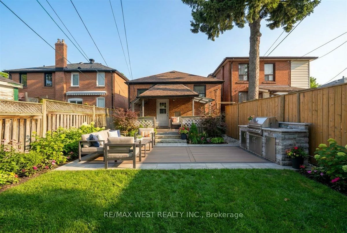 44, Seventeenth, New Toronto, Toronto