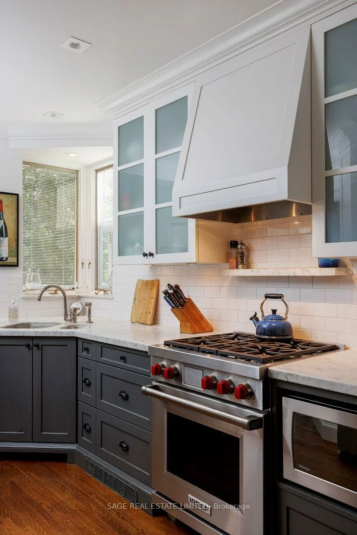 35, Grenview, Kingsway South, Toronto