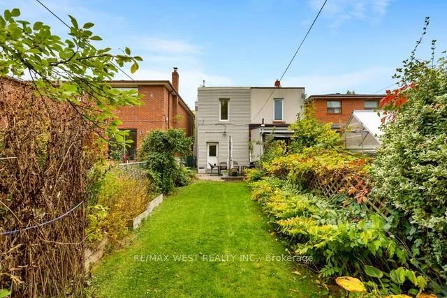 524, Gladstone, Dovercourt-Wallace Emerson-Junction, Toronto