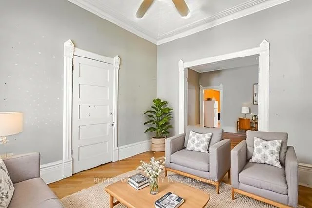 524, Gladstone, Dovercourt-Wallace Emerson-Junction, Toronto