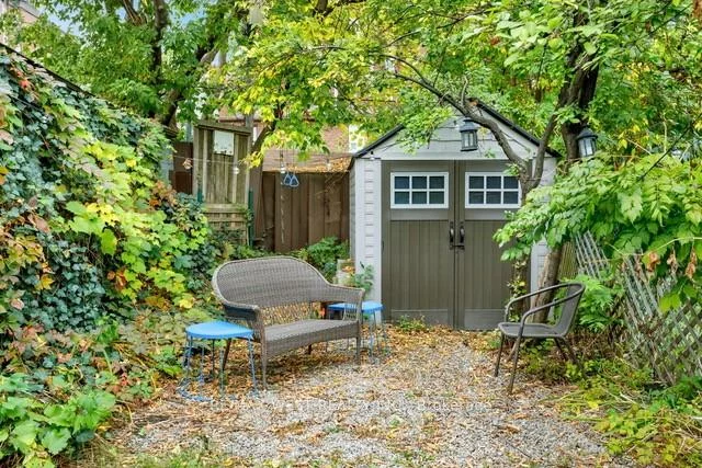 524, Gladstone, Dovercourt-Wallace Emerson-Junction, Toronto