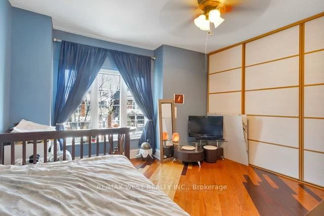 524, Gladstone, Dovercourt-Wallace Emerson-Junction, Toronto