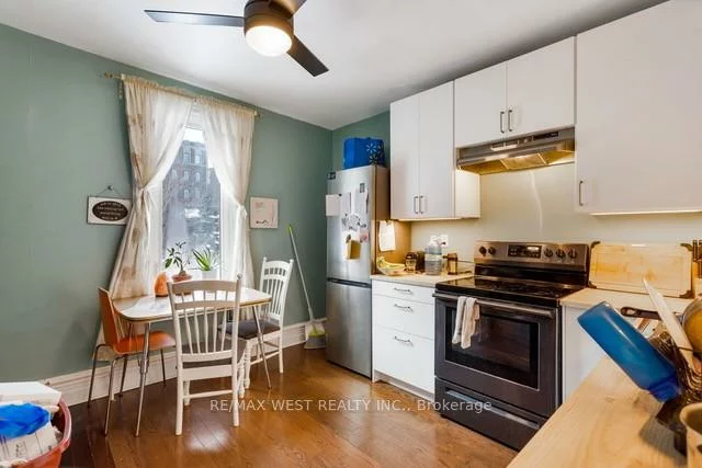 524, Gladstone, Dovercourt-Wallace Emerson-Junction, Toronto