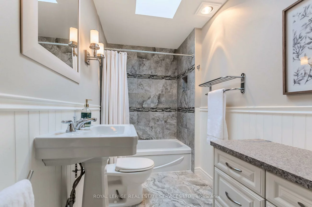 6, Ashley Park, Edenbridge-Humber Valley, Toronto