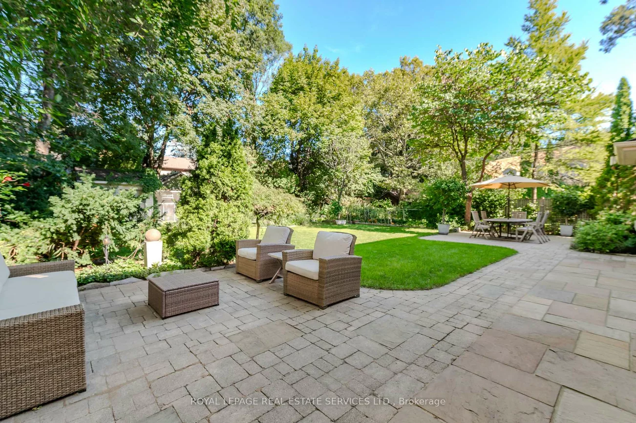 6, Ashley Park, Edenbridge-Humber Valley, Toronto