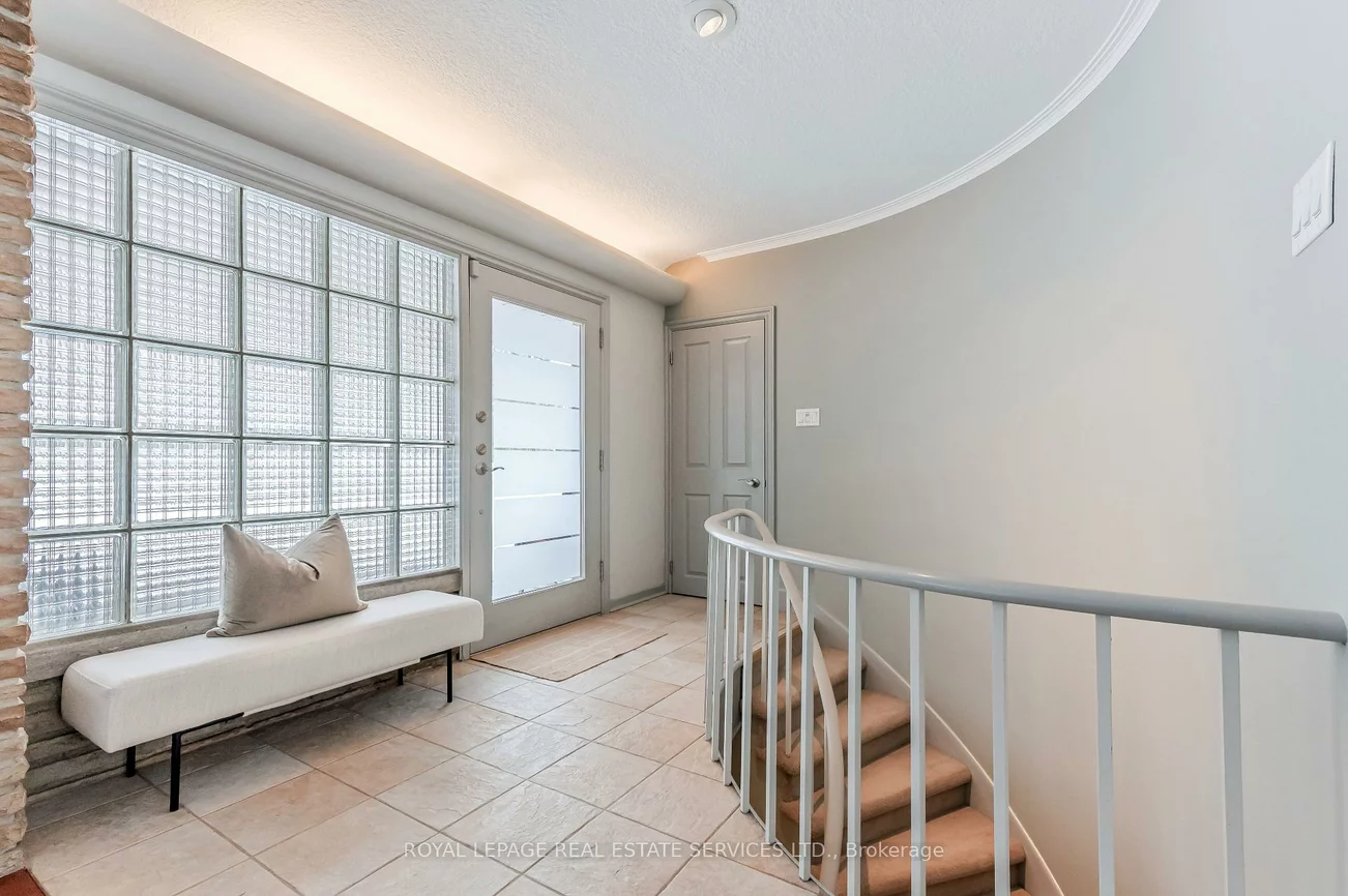 6, Ashley Park, Edenbridge-Humber Valley, Toronto