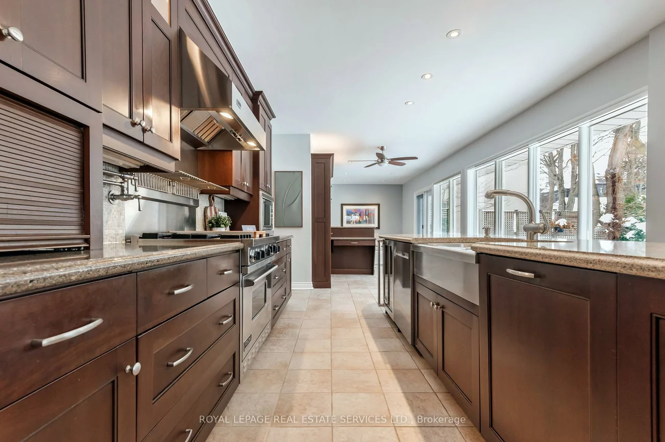 6, Ashley Park, Edenbridge-Humber Valley, Toronto