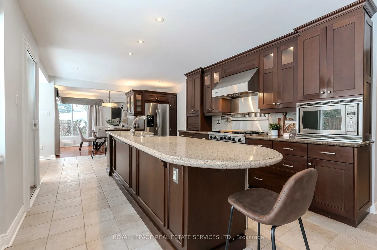 6, Ashley Park, Edenbridge-Humber Valley, Toronto