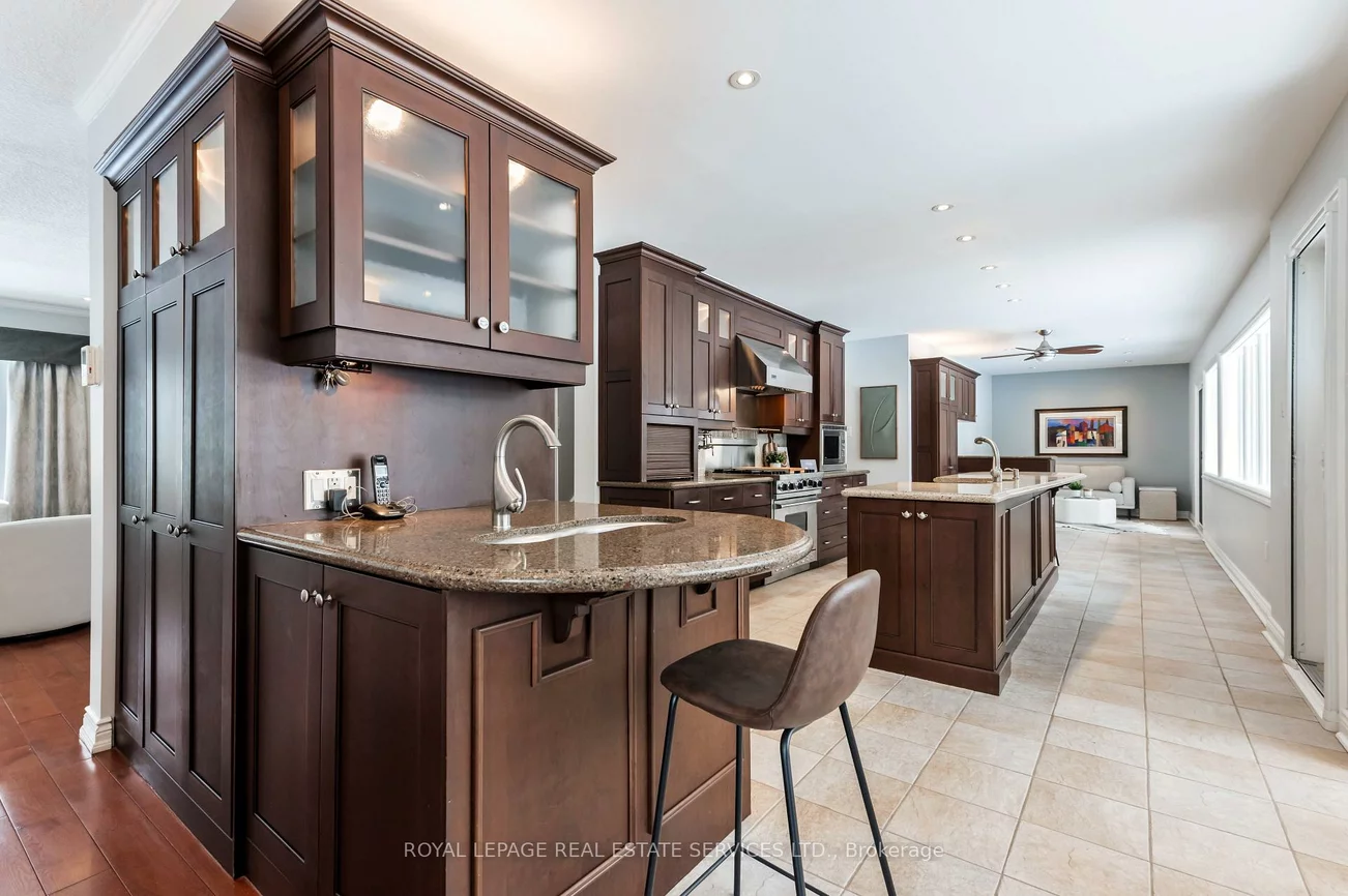 6, Ashley Park, Edenbridge-Humber Valley, Toronto