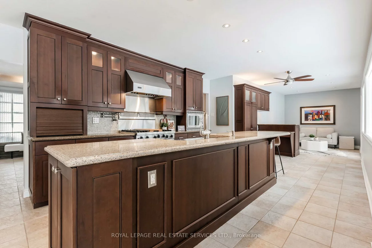 6, Ashley Park, Edenbridge-Humber Valley, Toronto