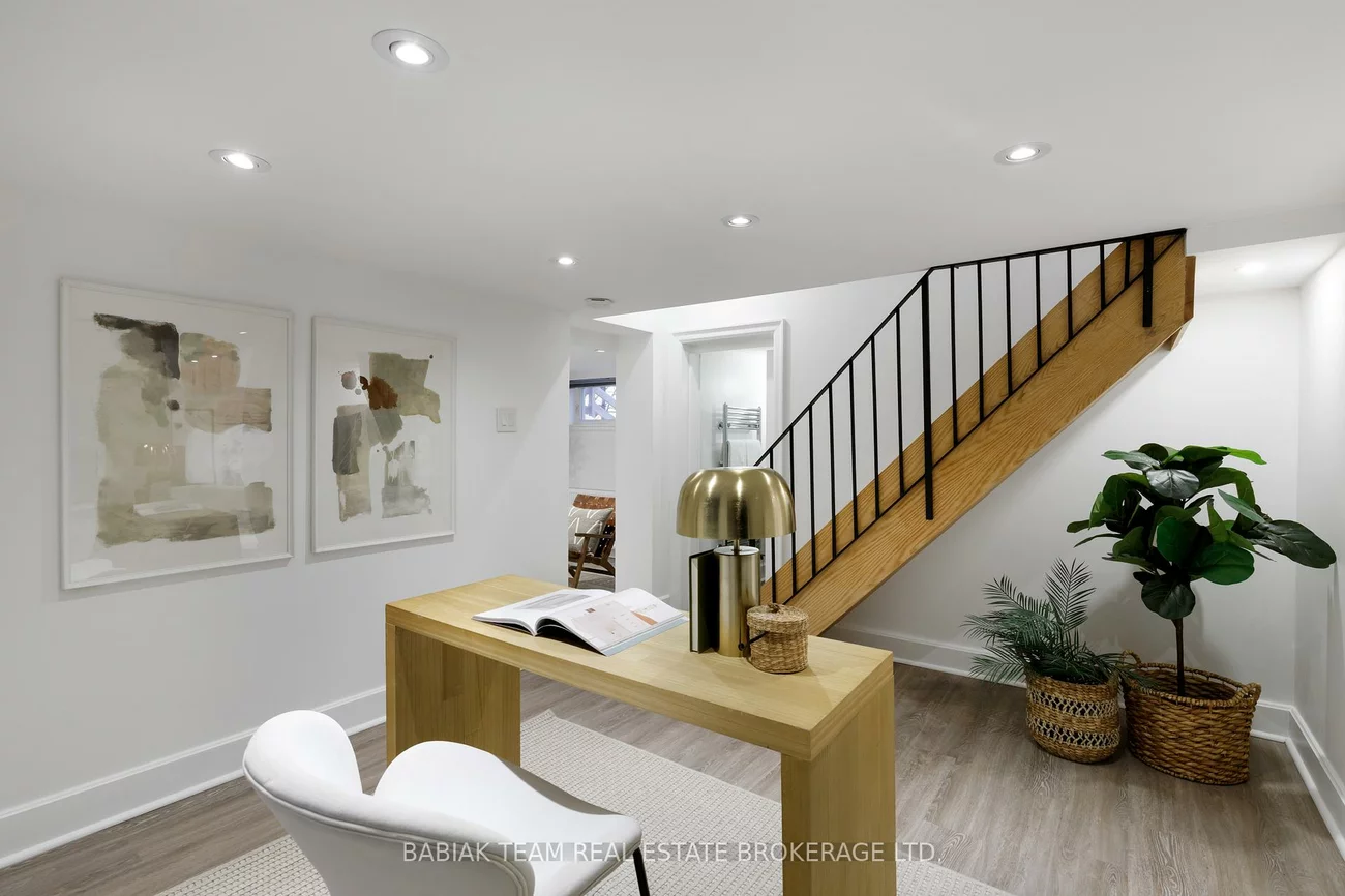 19, Halford, Lambton Baby Point, Toronto