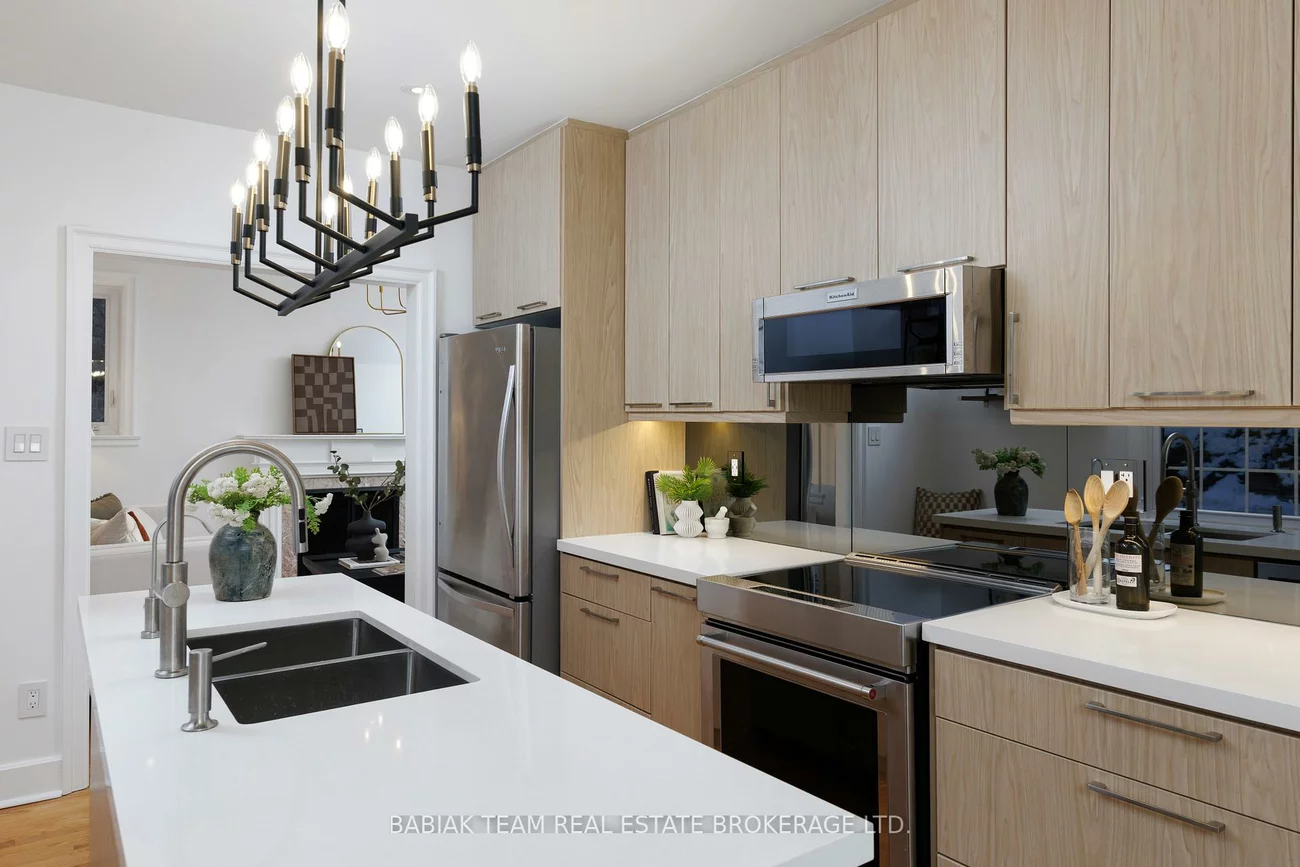 19, Halford, Lambton Baby Point, Toronto