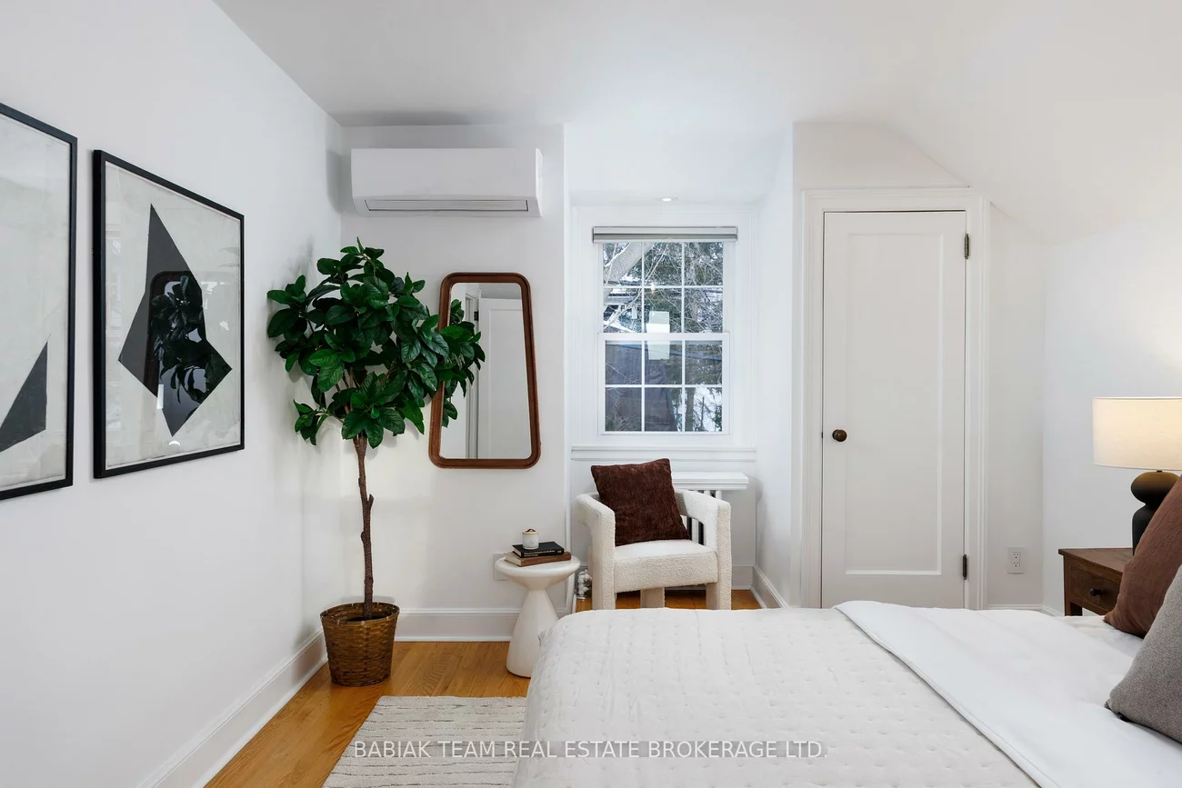 19, Halford, Lambton Baby Point, Toronto