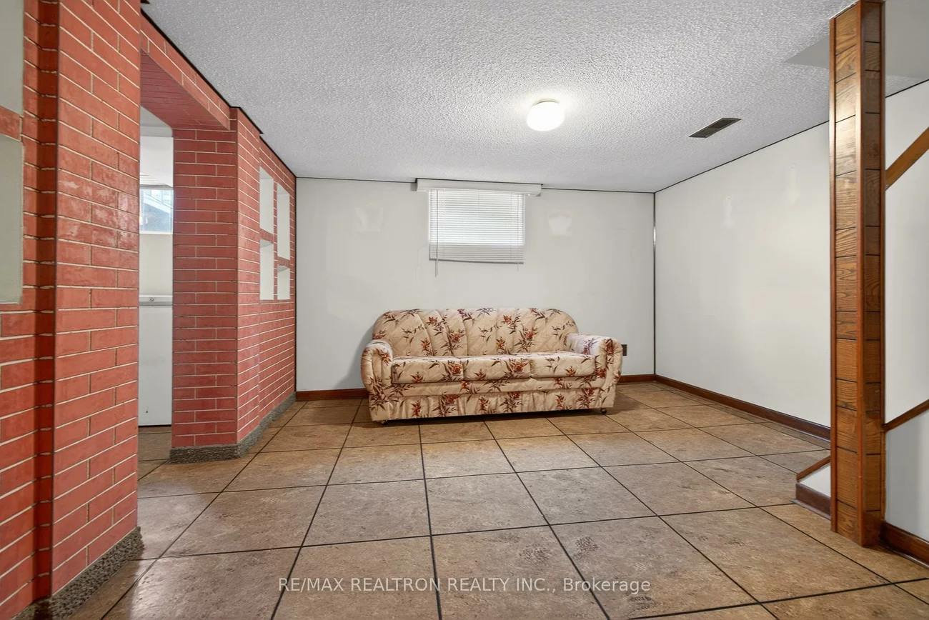 39, Ann Arbour, Humberlea-Pelmo Park W5, Toronto