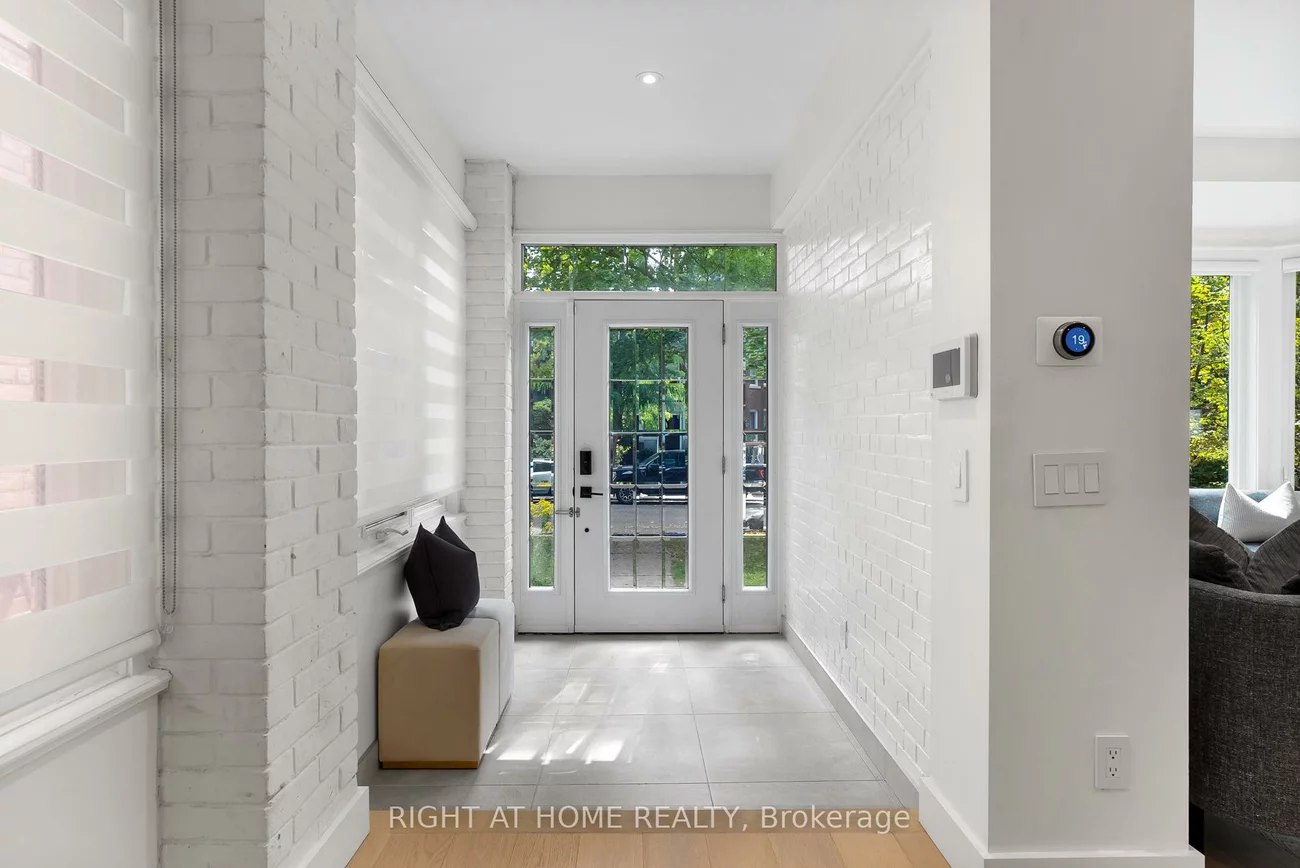 46, Hewitt, High Park-Swansea, Toronto