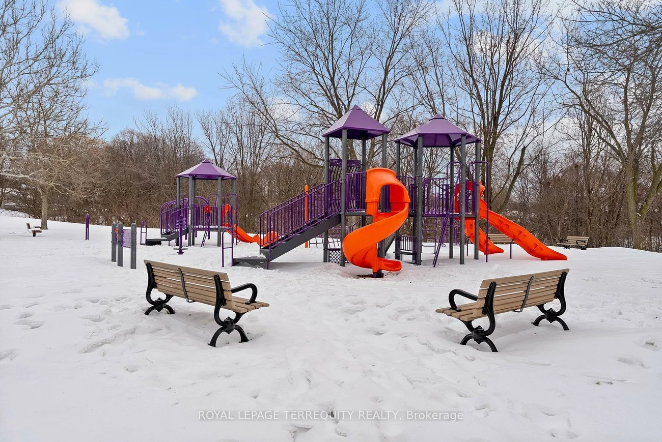 6, Peacham, Downsview-Roding-CFB, Toronto