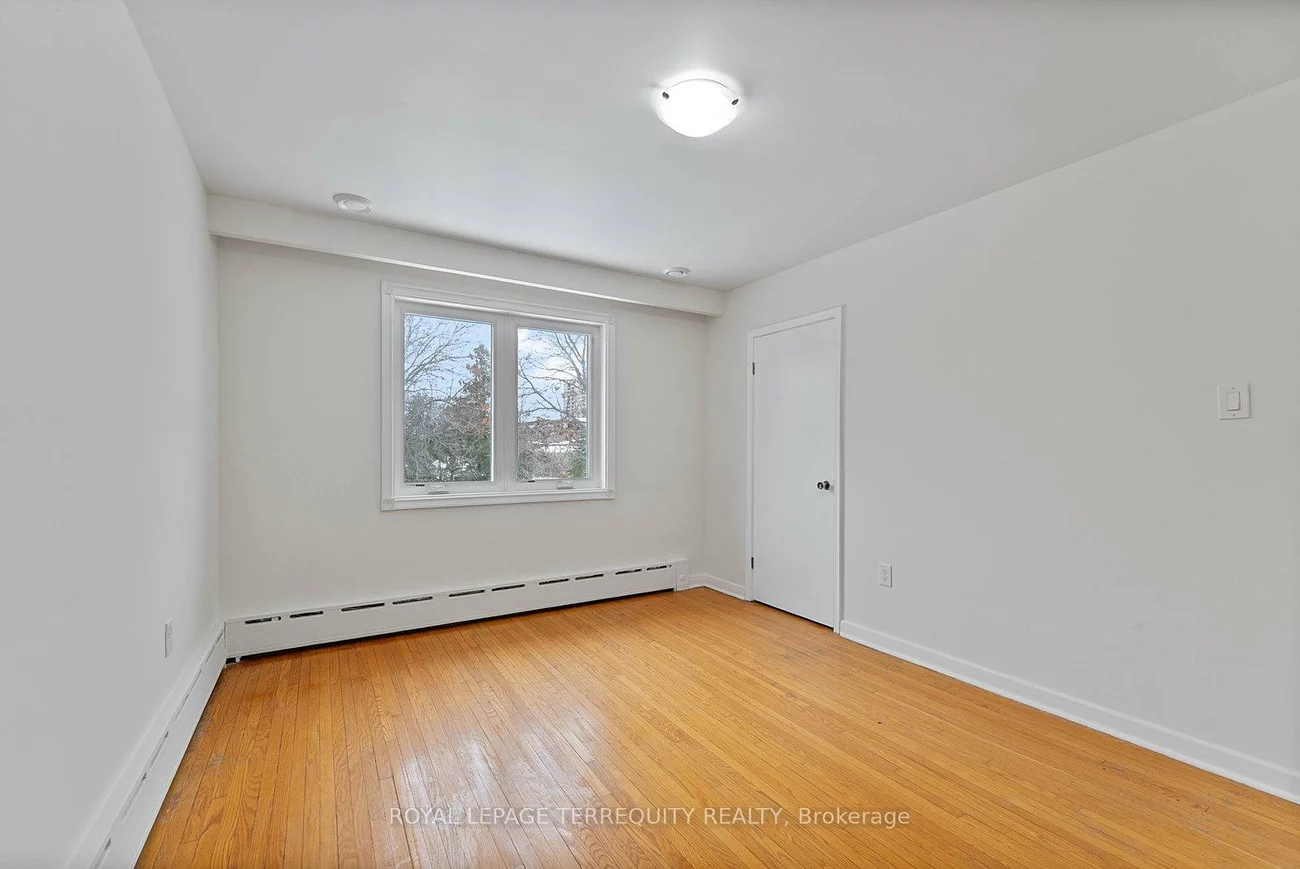 6, Peacham, Downsview-Roding-CFB, Toronto