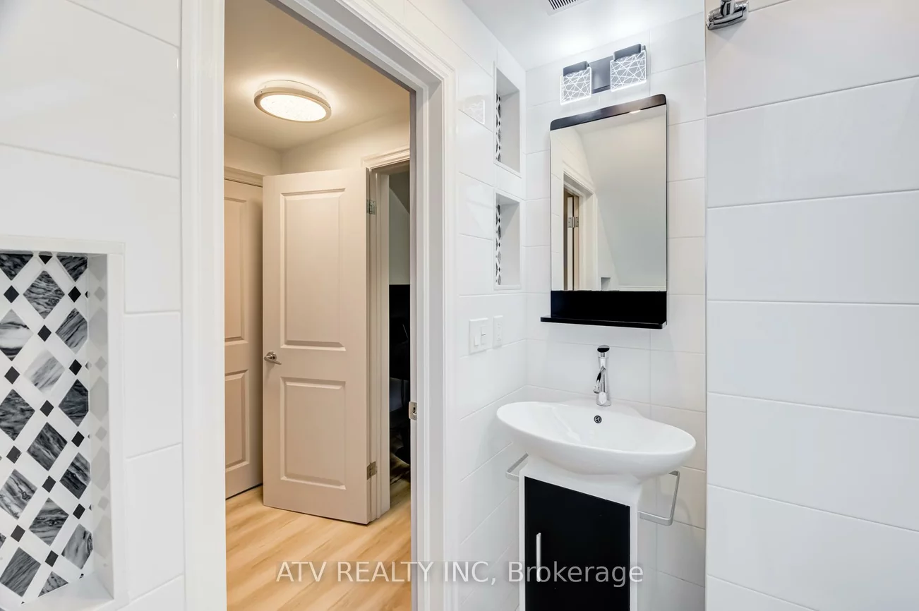 19, Albani, Mimico, Toronto