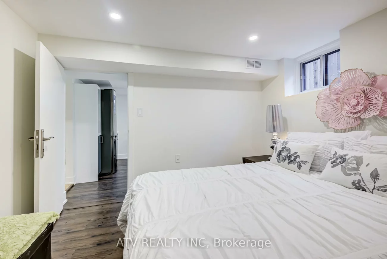 19, Albani, Mimico, Toronto