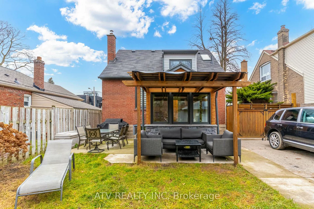 19, Albani, Mimico, Toronto