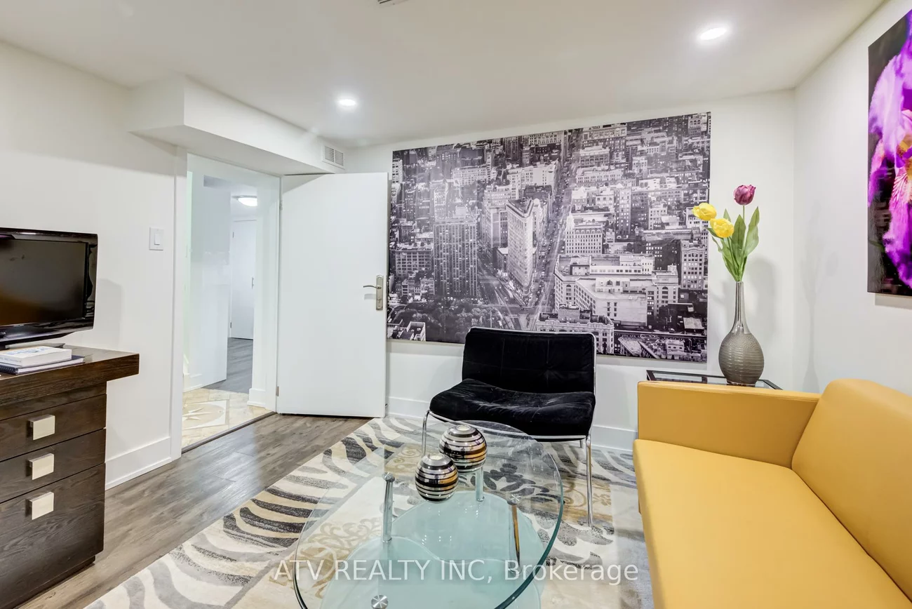 19, Albani, Mimico, Toronto