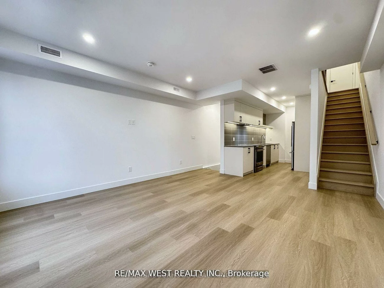 49, Morningside, High Park-Swansea, Toronto