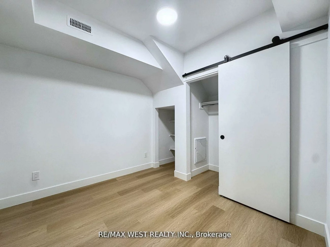 49, Morningside, High Park-Swansea, Toronto