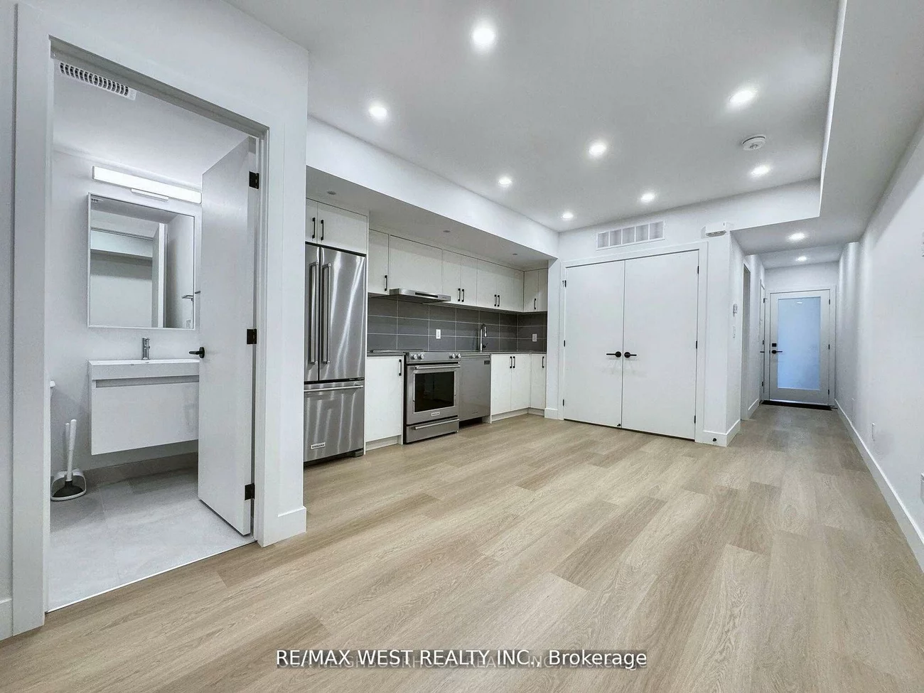 49, Morningside, High Park-Swansea, Toronto