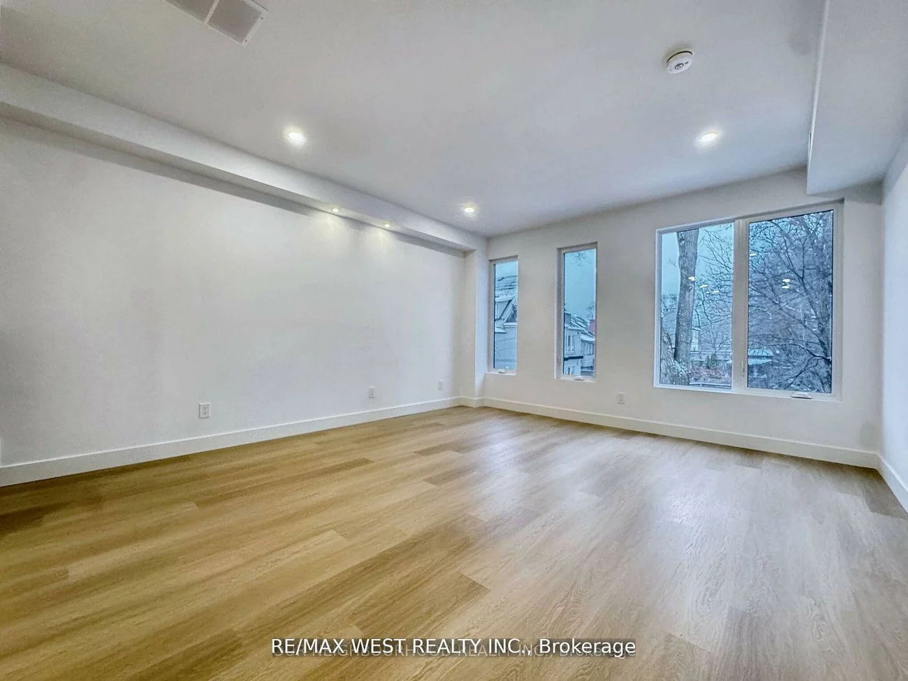 49, Morningside, High Park-Swansea, Toronto