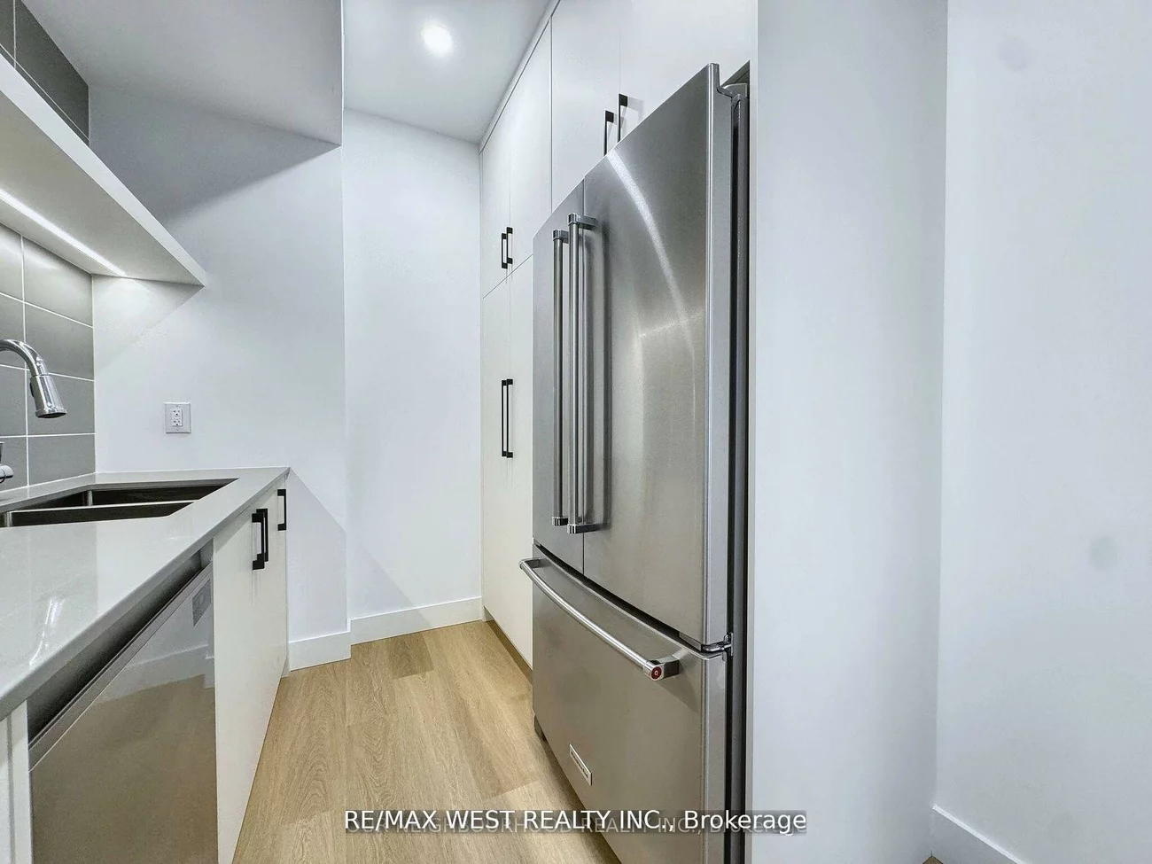 49, Morningside, High Park-Swansea, Toronto