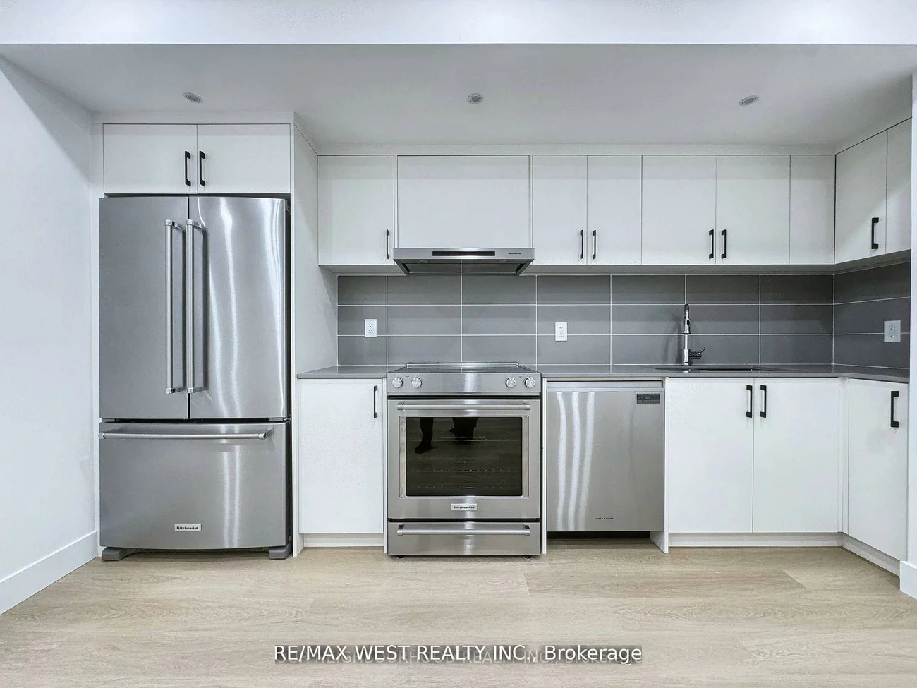 49, Morningside, High Park-Swansea, Toronto