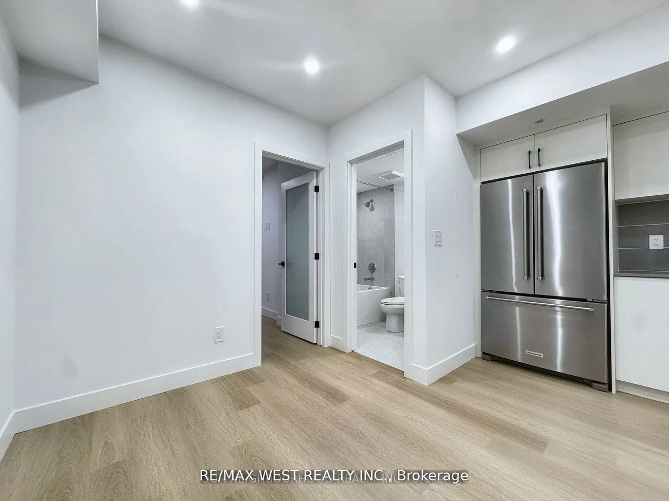 49, Morningside, High Park-Swansea, Toronto