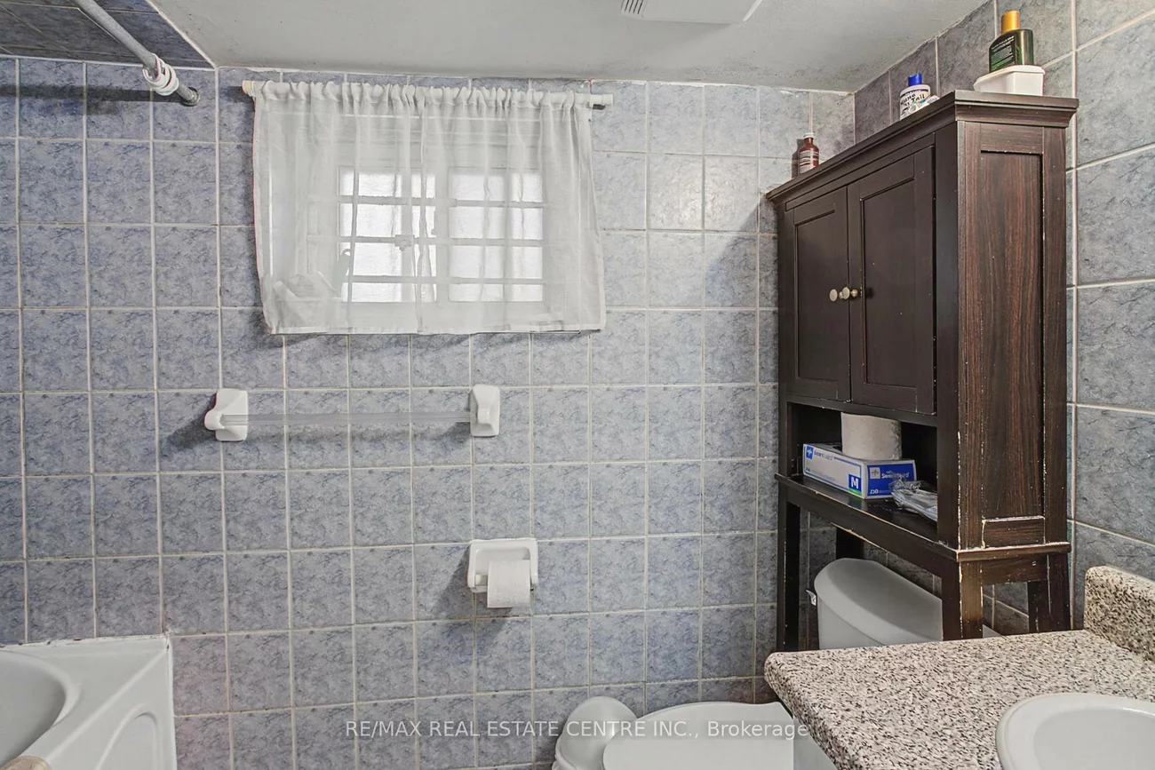 224, Livingstone, Briar Hill-Belgravia, Toronto