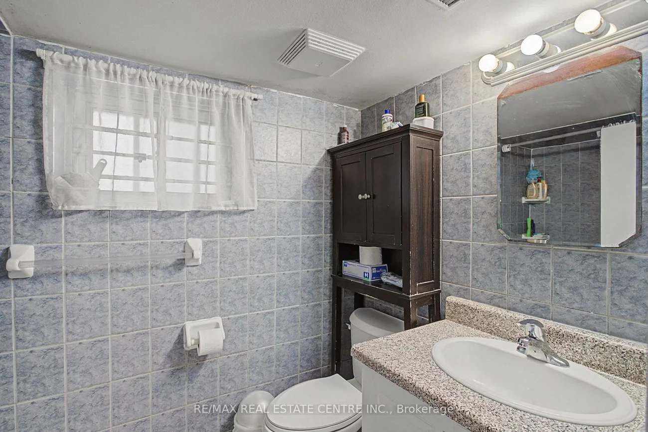 224, Livingstone, Briar Hill-Belgravia, Toronto