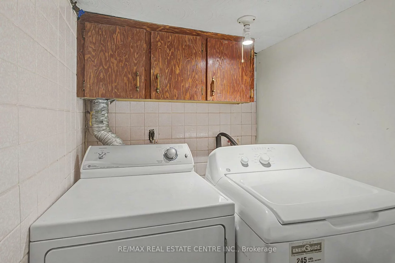 224, Livingstone, Briar Hill-Belgravia, Toronto