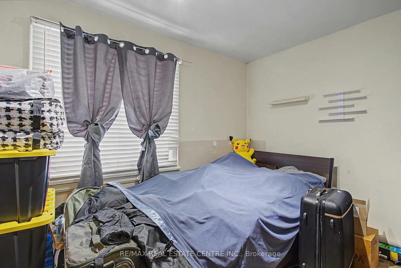 224, Livingstone, Briar Hill-Belgravia, Toronto