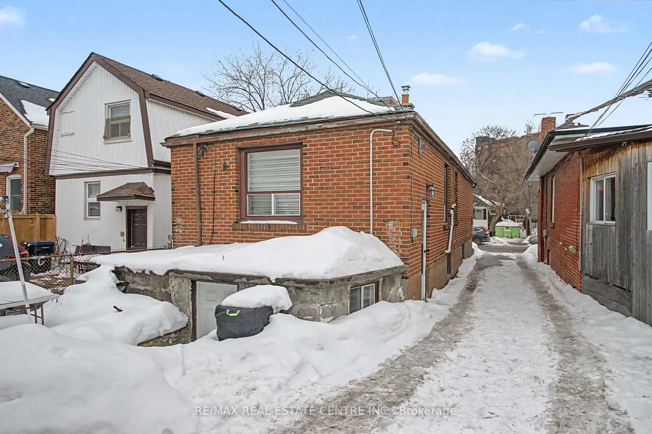 224, Livingstone, Briar Hill-Belgravia, Toronto