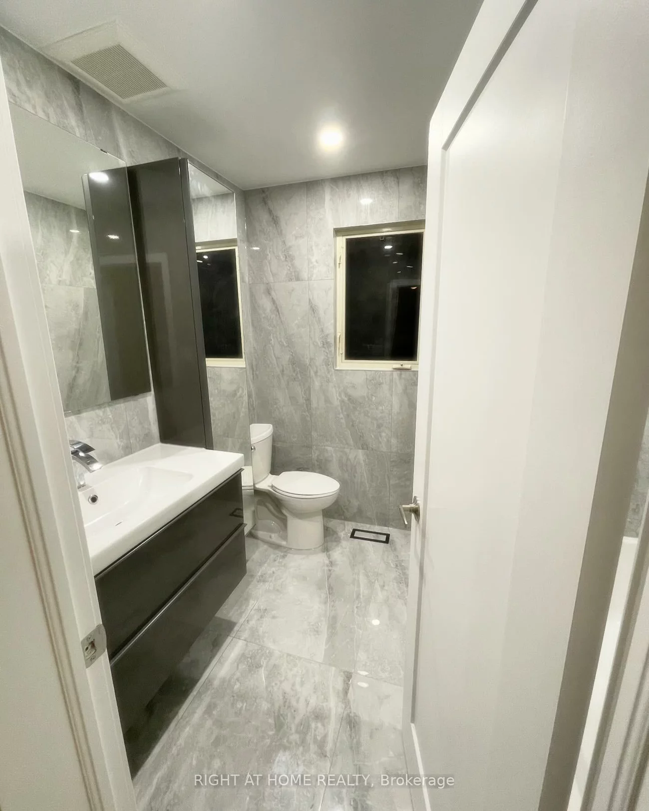 258, La Rose, Willowridge-Martingrove-Richview, Toronto