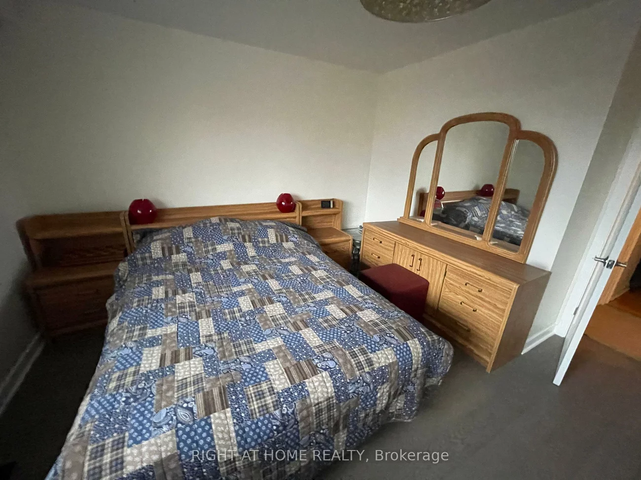 258, La Rose, Willowridge-Martingrove-Richview, Toronto