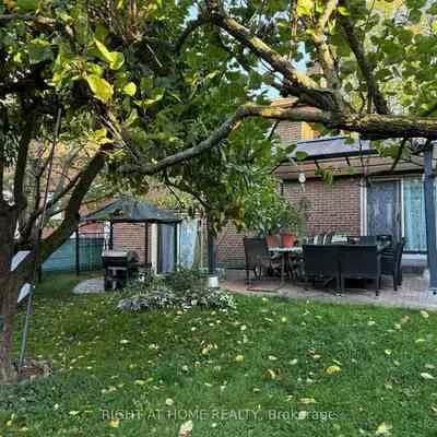 258, La Rose, Willowridge-Martingrove-Richview, Toronto
