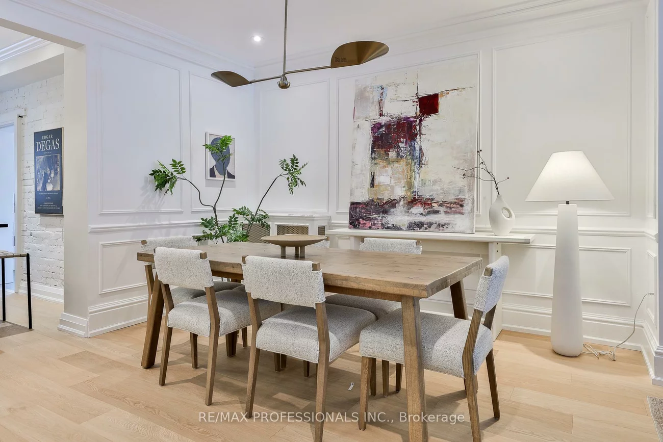 18, Constance, High Park-Swansea, Toronto