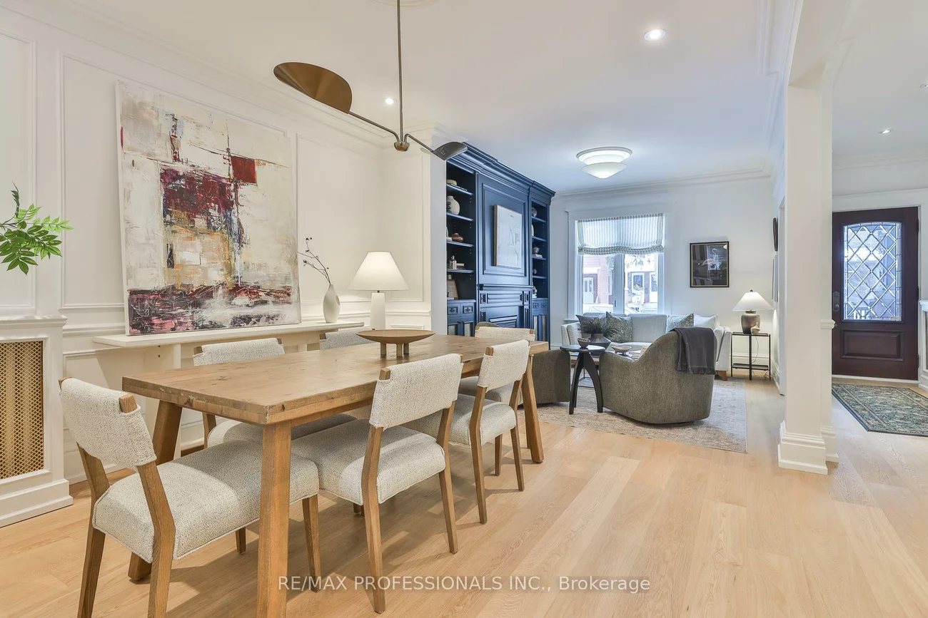 18, Constance, High Park-Swansea, Toronto