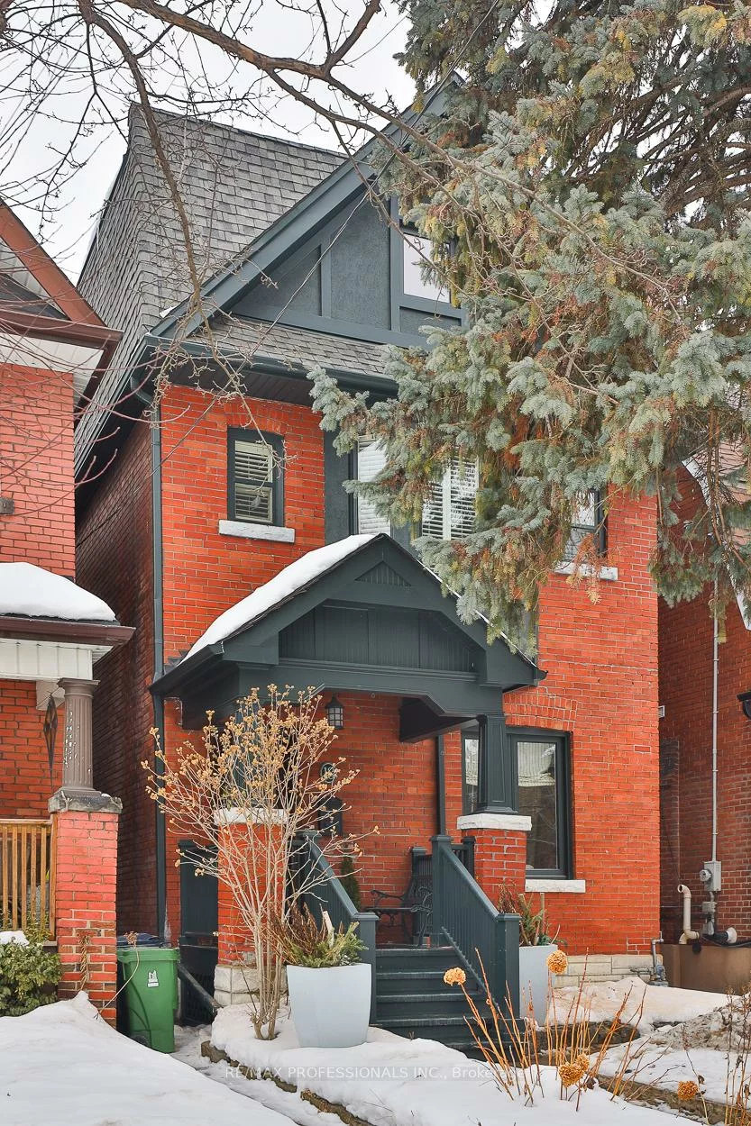 18, Constance, High Park-Swansea, Toronto