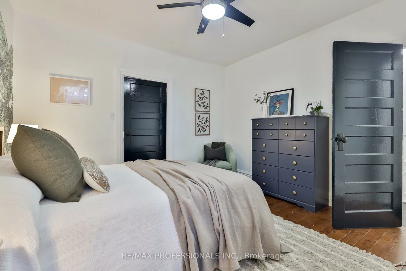 18, Constance, High Park-Swansea, Toronto