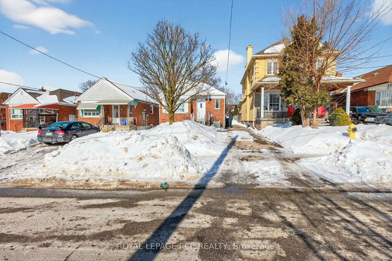 64, Schell, Briar Hill-Belgravia, Toronto