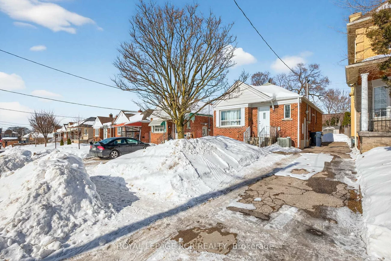 64, Schell, Briar Hill-Belgravia, Toronto