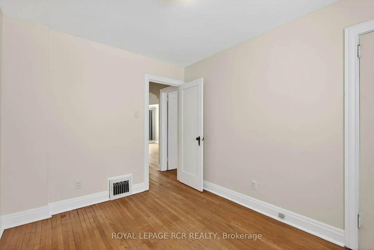 64, Schell, Briar Hill-Belgravia, Toronto